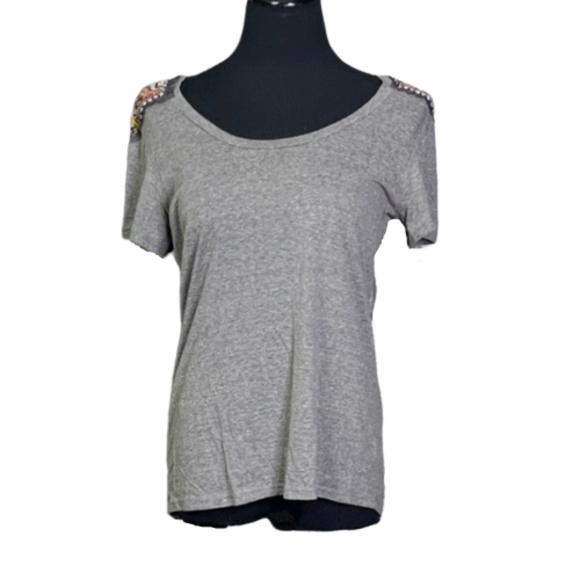 Daytrip Tops - 💥5/$25💥  DAYTRIP Rayon Top w/ Beaded Shoulder